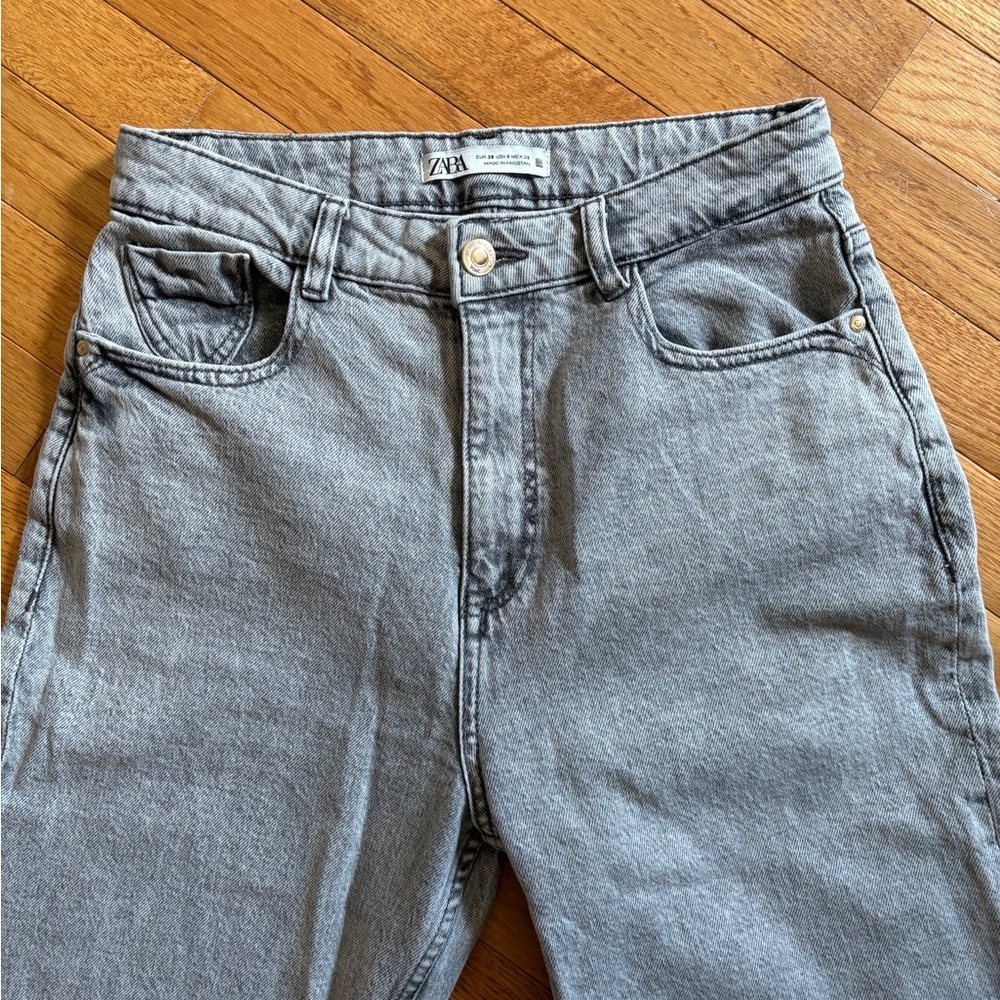 Zara Light Gray/Washed out Gray high rise jeans size 6